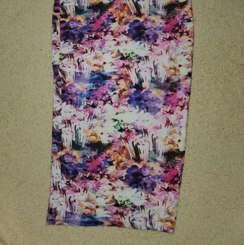 Baukjen fitted pencil ✏ skirt flower print 😍 - Picture 2 of 5